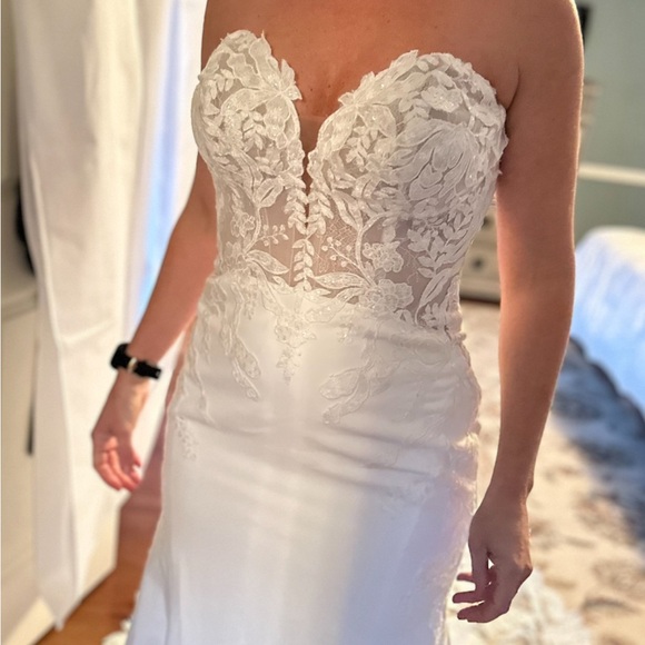 Wedding dress - Picture 3 of 6